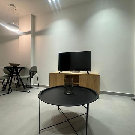Luna-Your Urban Stay Салоники Экстерьер фото