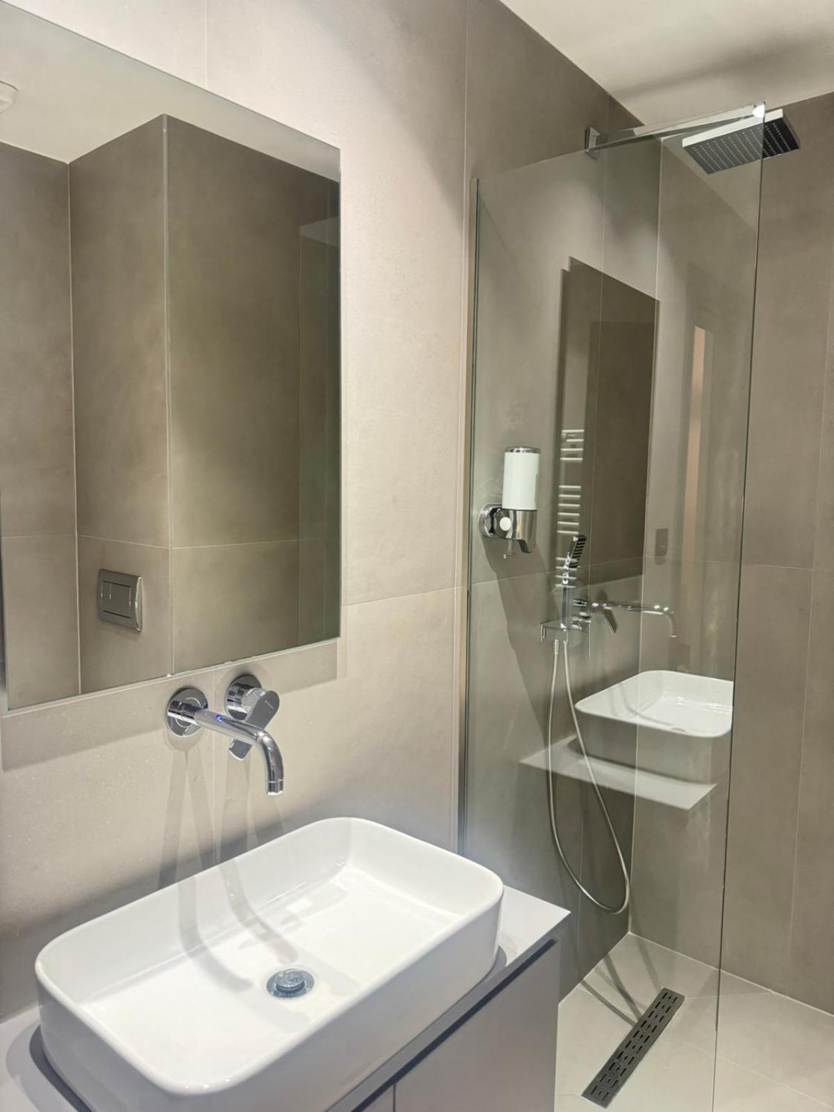 Luna-Your Urban Stay Салоники Экстерьер фото