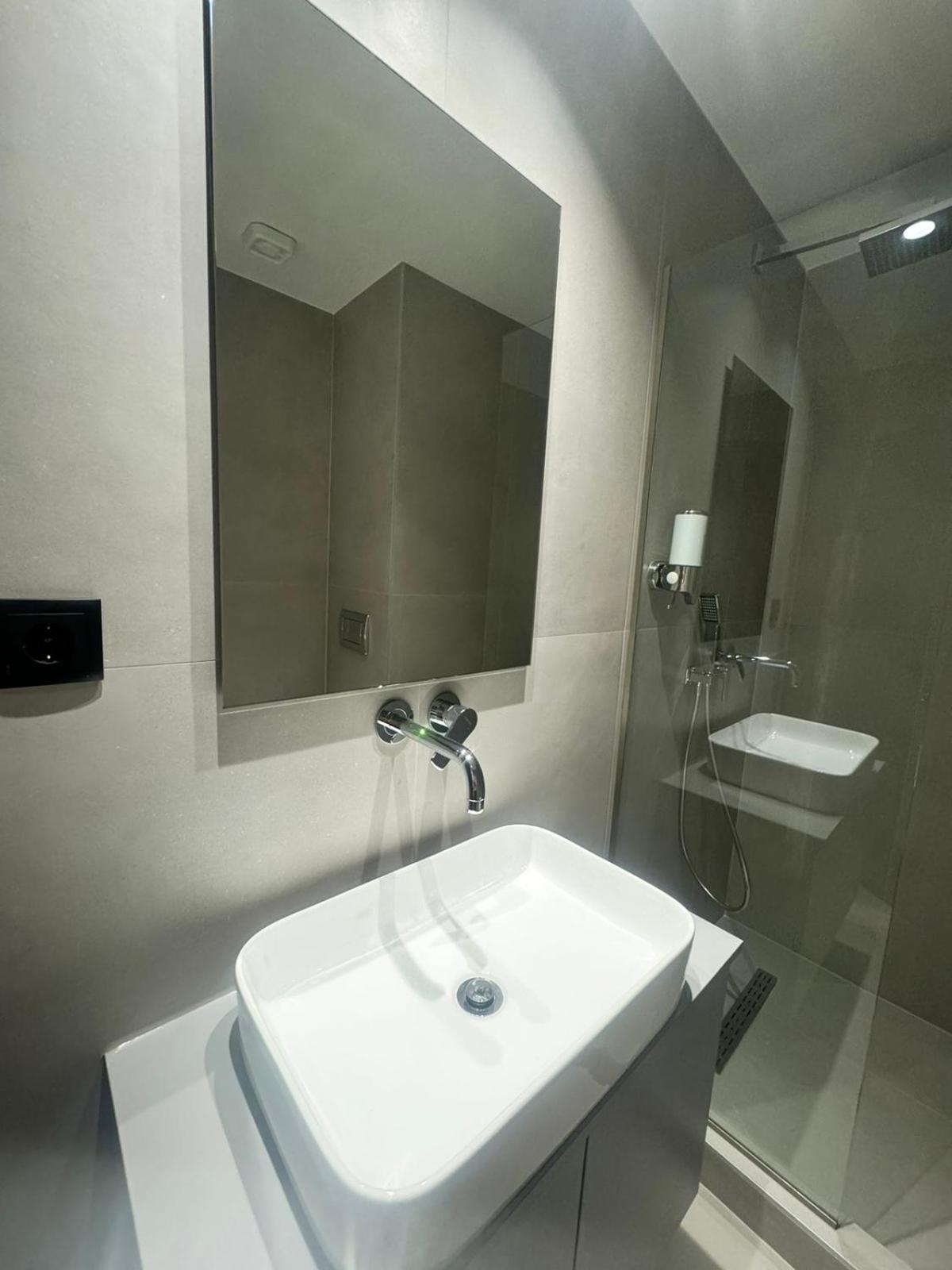 Luna-Your Urban Stay Салоники Экстерьер фото